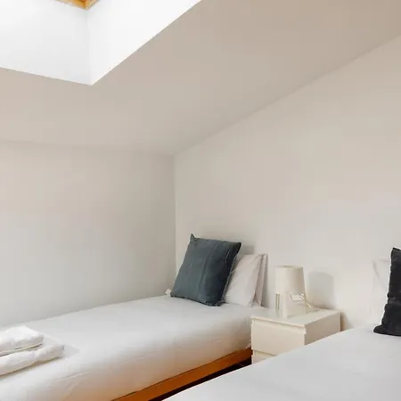 Flateli Cort Reial 7 Girona