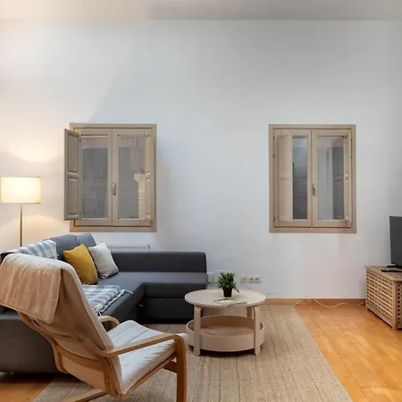 Flateli Cort Reial 7 Жирона